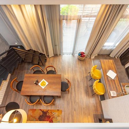 Luxury 4 Bedroom Apartment #1 In The City Center Of Tbilisi Exterior photo