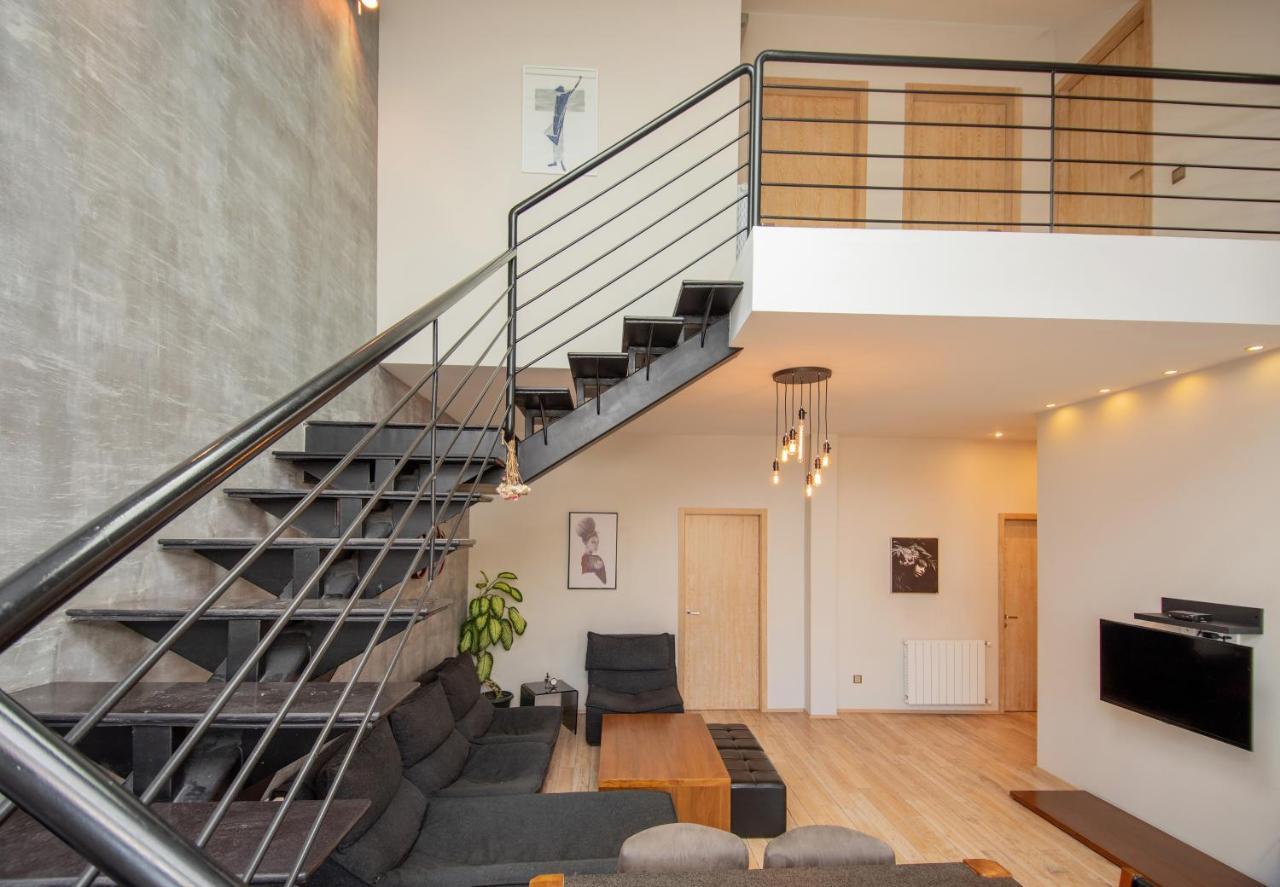 Luxury 4 Bedroom Apartment #1 In The City Center Of Tbilisi Exterior photo