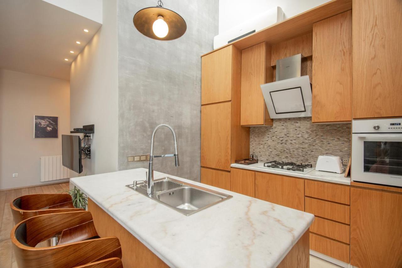 Luxury 4 Bedroom Apartment #1 In The City Center Of Tbilisi Exterior photo