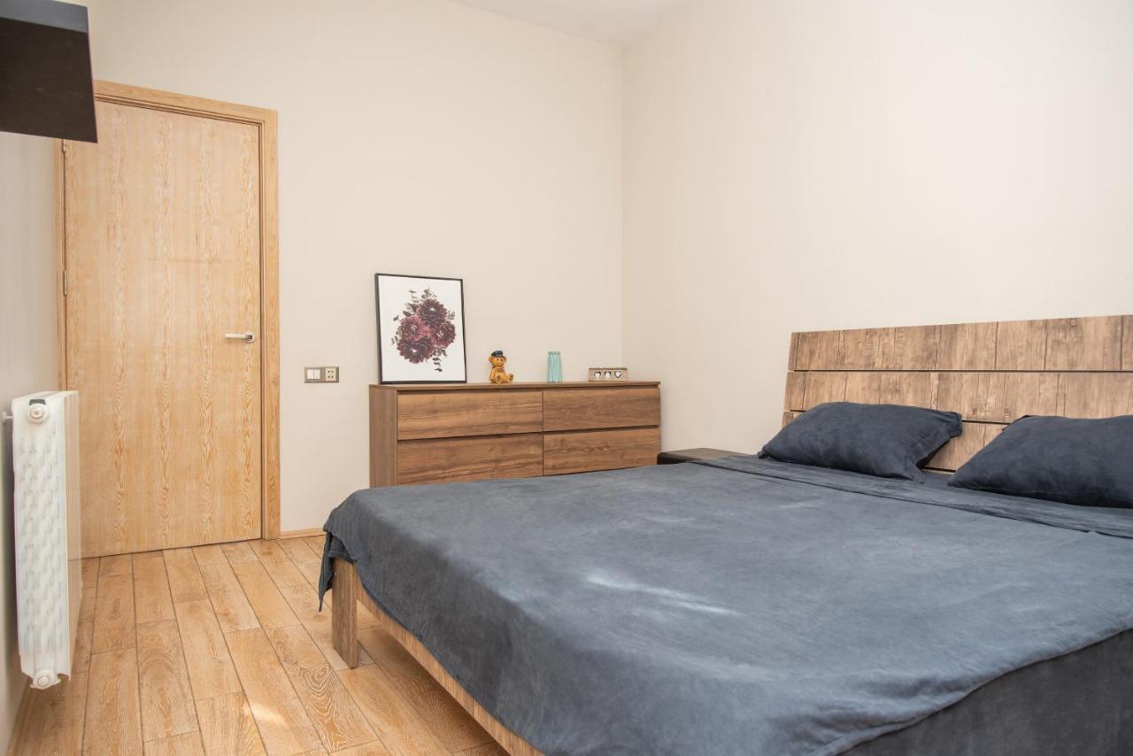Luxury 4 Bedroom Apartment #1 In The City Center Of Tbilisi Exterior photo