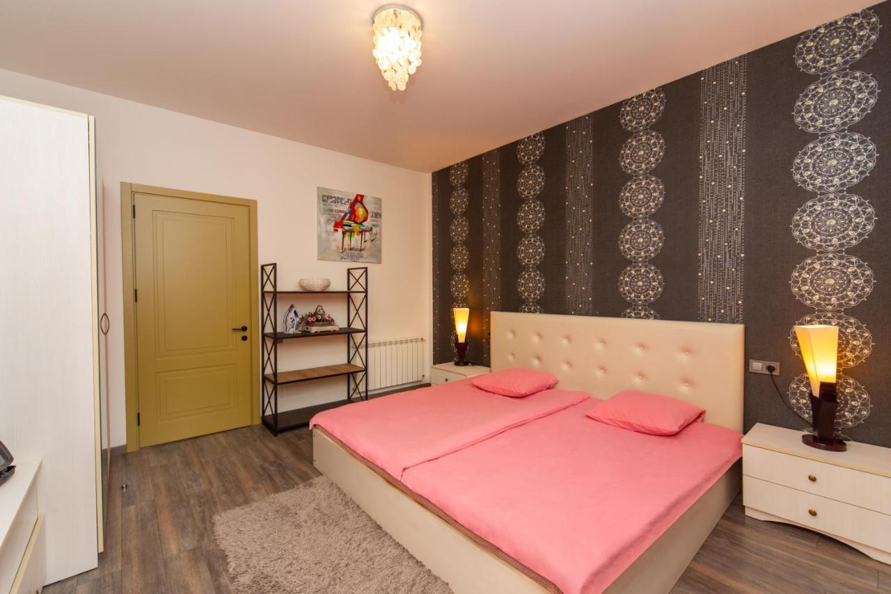 Luxury 4 Bedroom Apartment #1 In The City Center Of Tbilisi Exterior photo