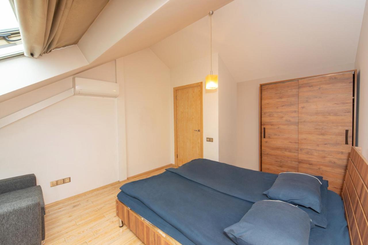 Luxury 4 Bedroom Apartment #1 In The City Center Of Tbilisi Exterior photo